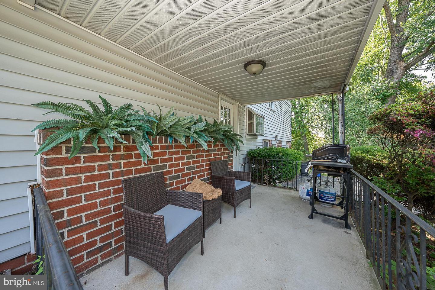 1752 Josie Ln