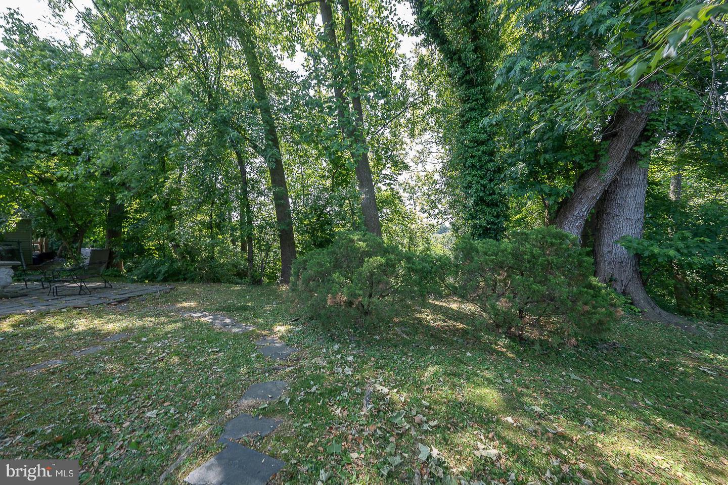 1752 Josie Ln