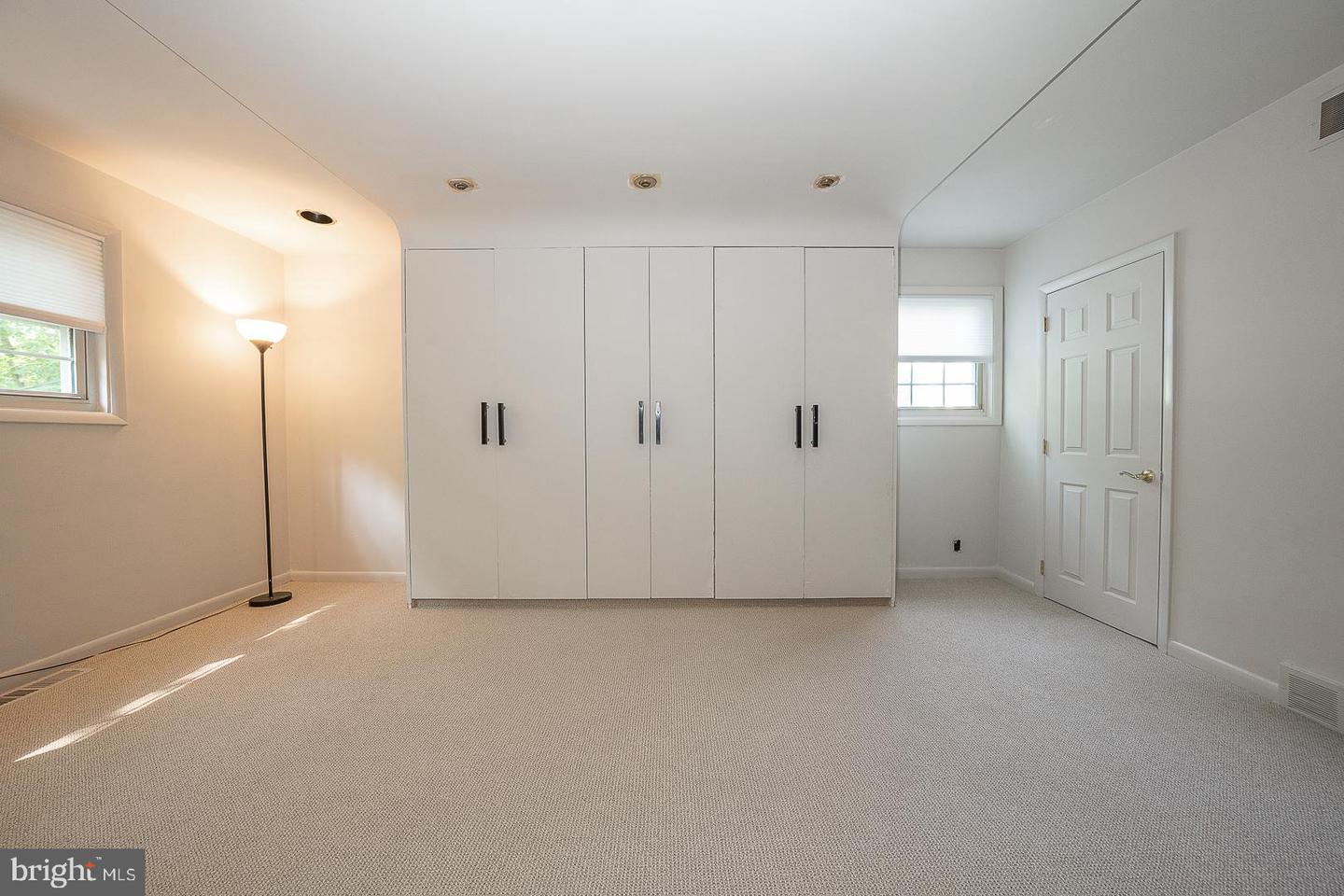 1752 Josie Ln
