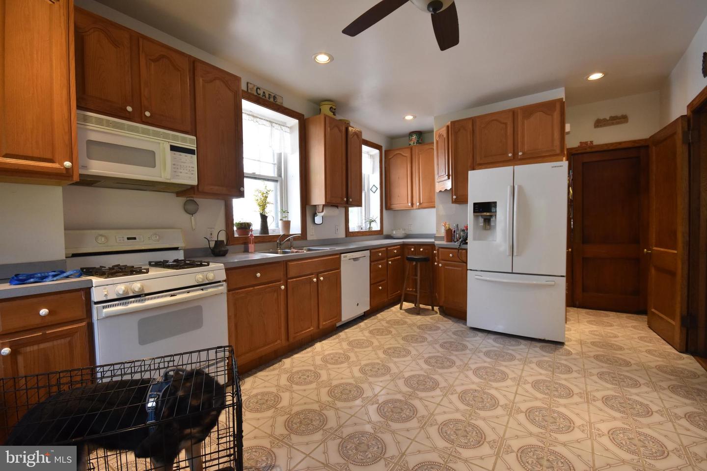 22 E Greenwood Ave
