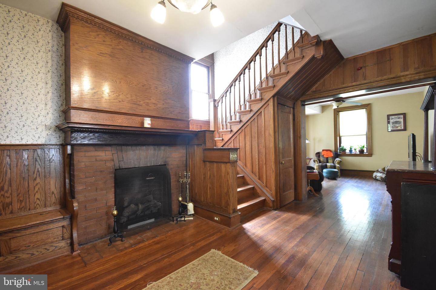 22 E Greenwood Ave