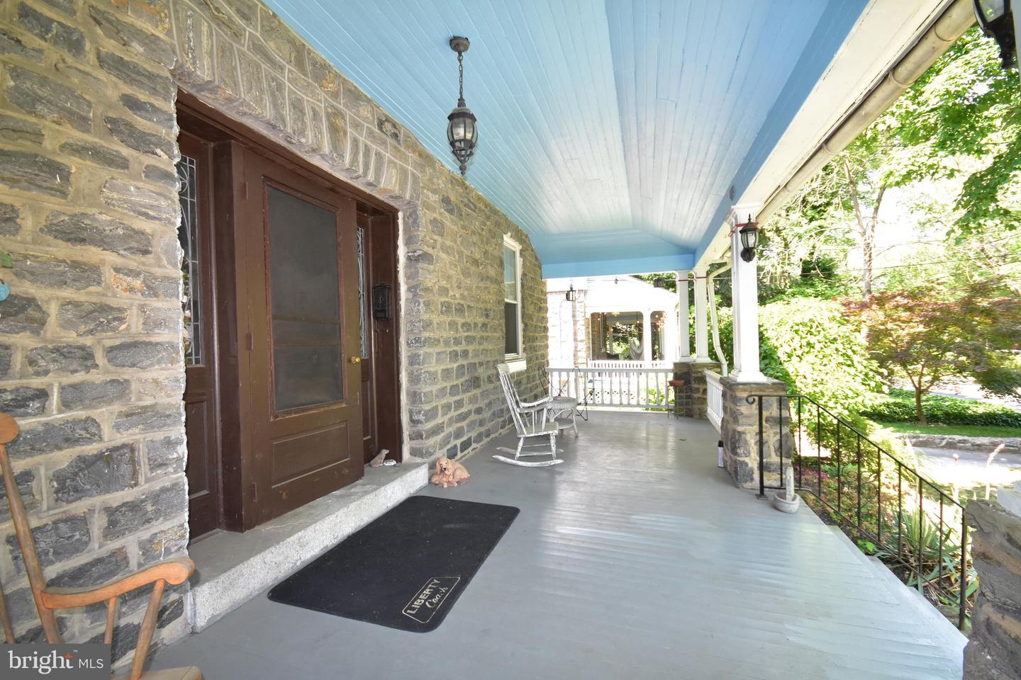 22 E Greenwood Ave