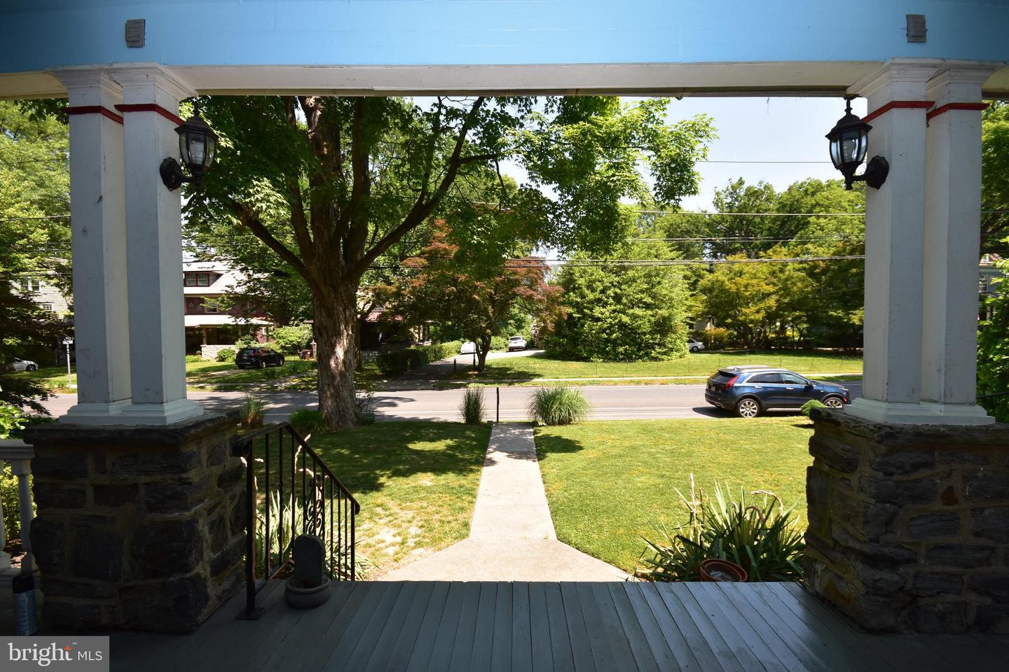 22 E Greenwood Ave