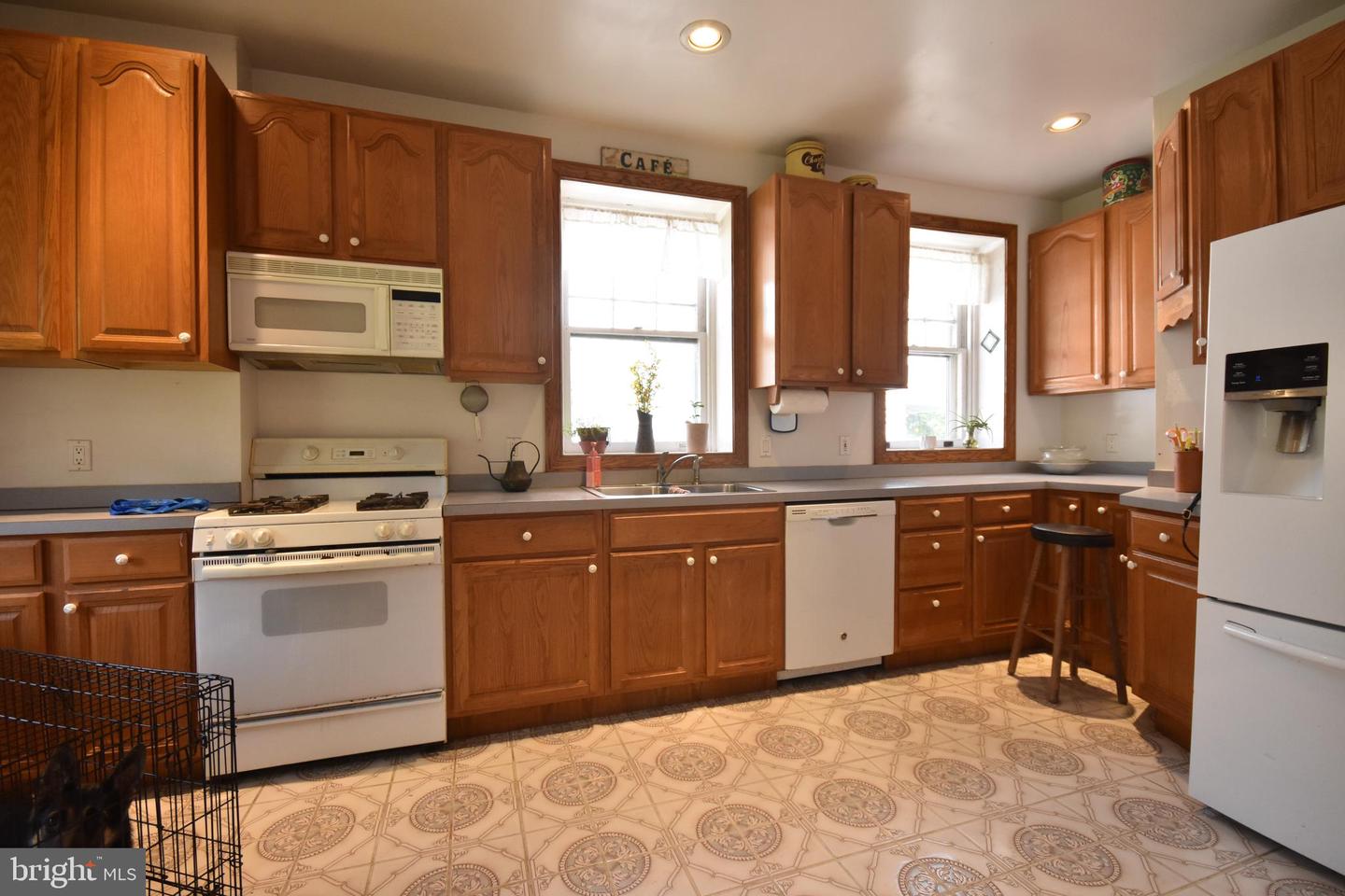 22 E Greenwood Ave