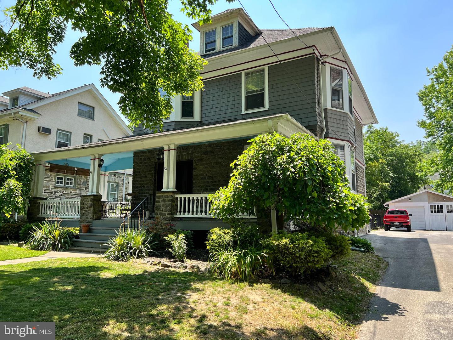 22 E Greenwood Ave