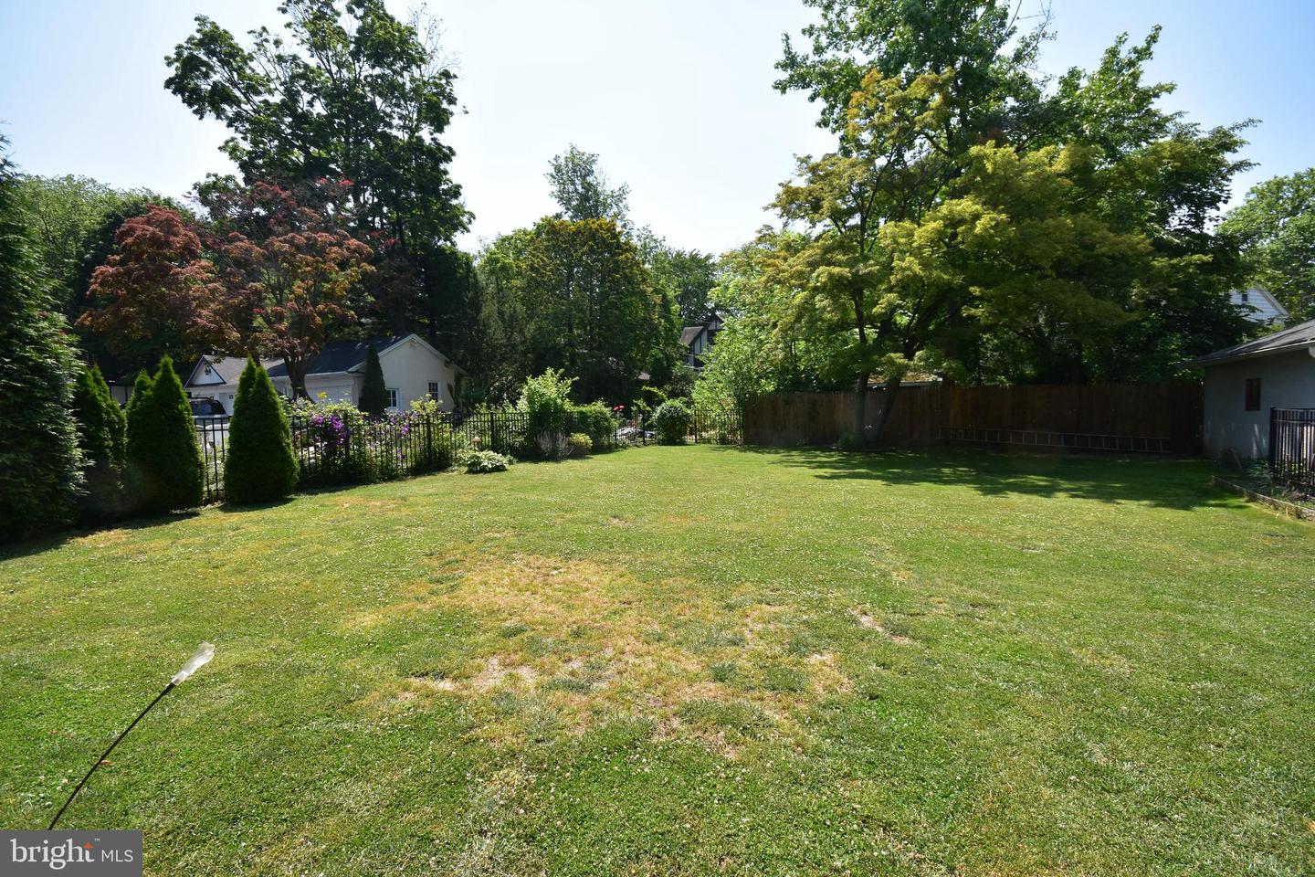 22 E Greenwood Ave