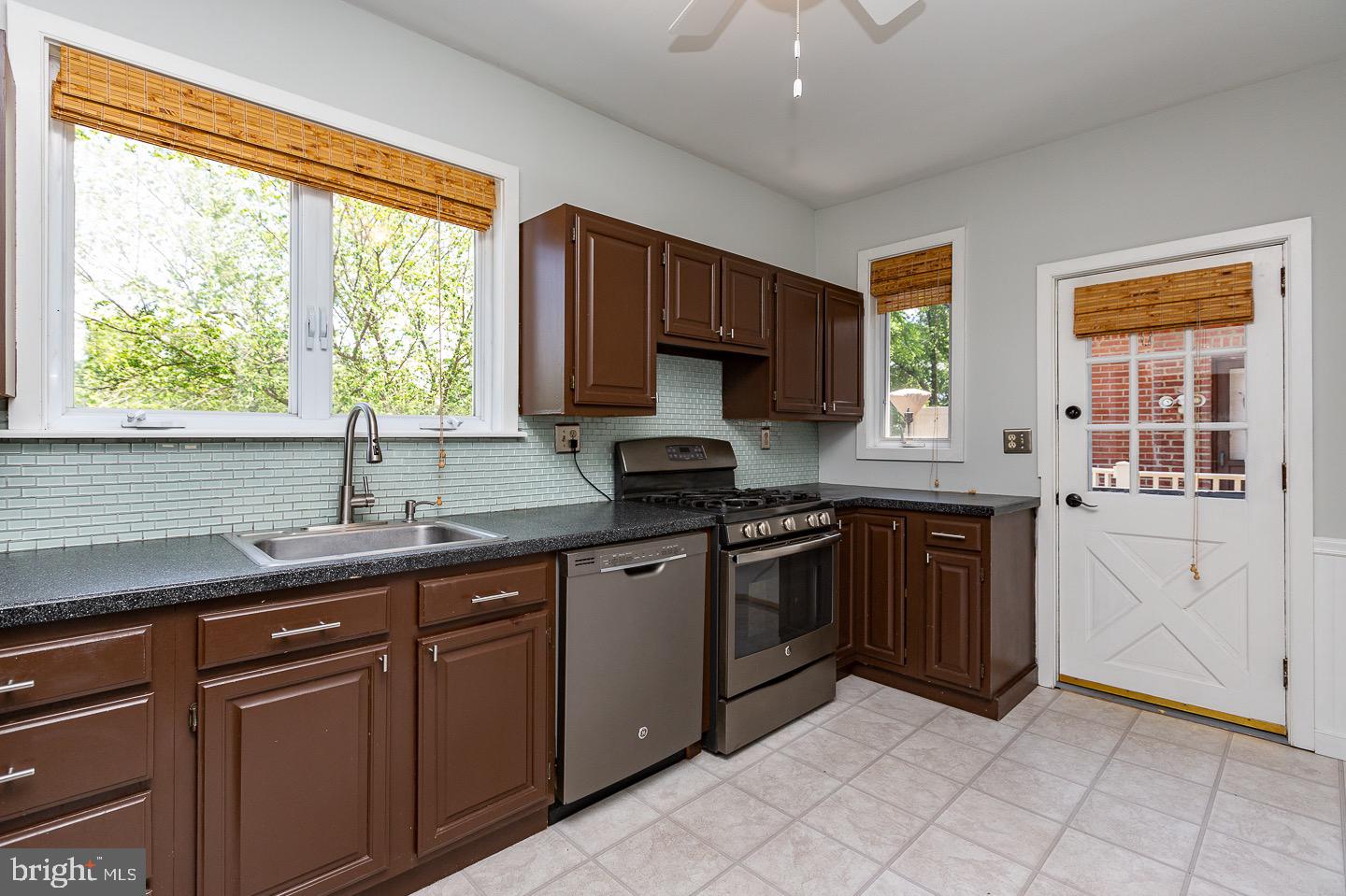 31 Waverly Rd