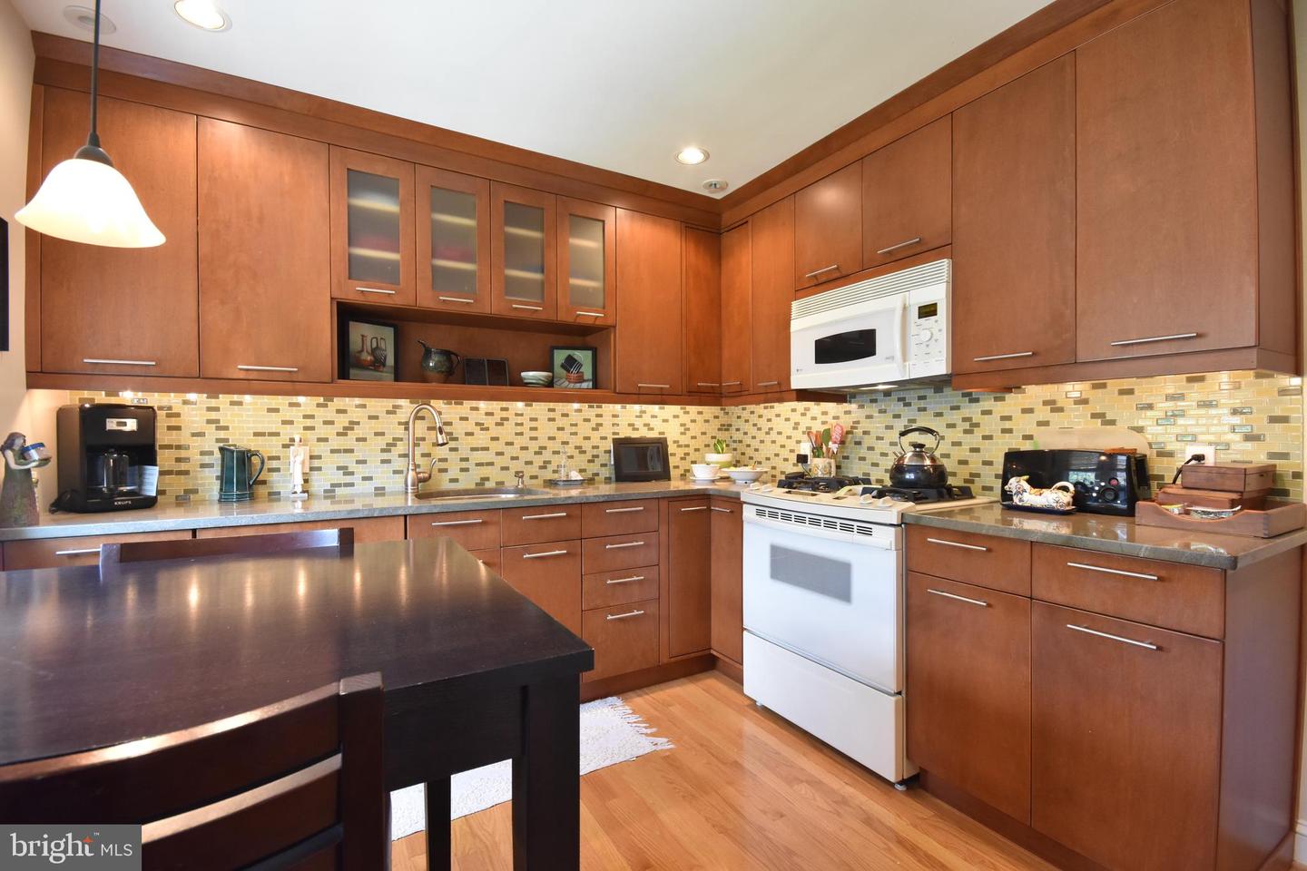 145 W Plumstead Ave