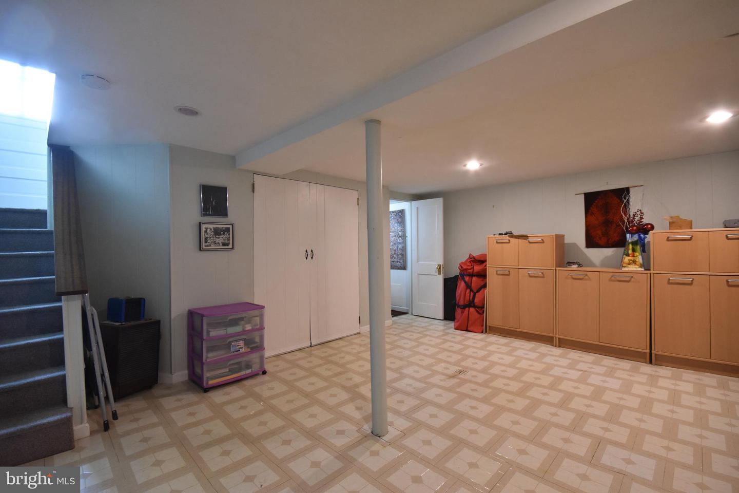 145 W Plumstead Ave