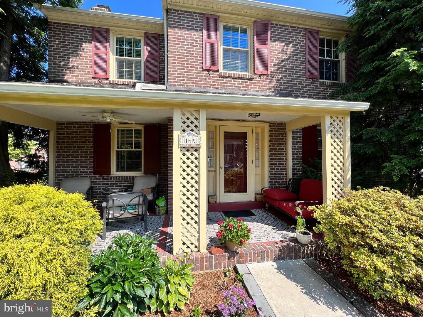 145 W Plumstead Ave