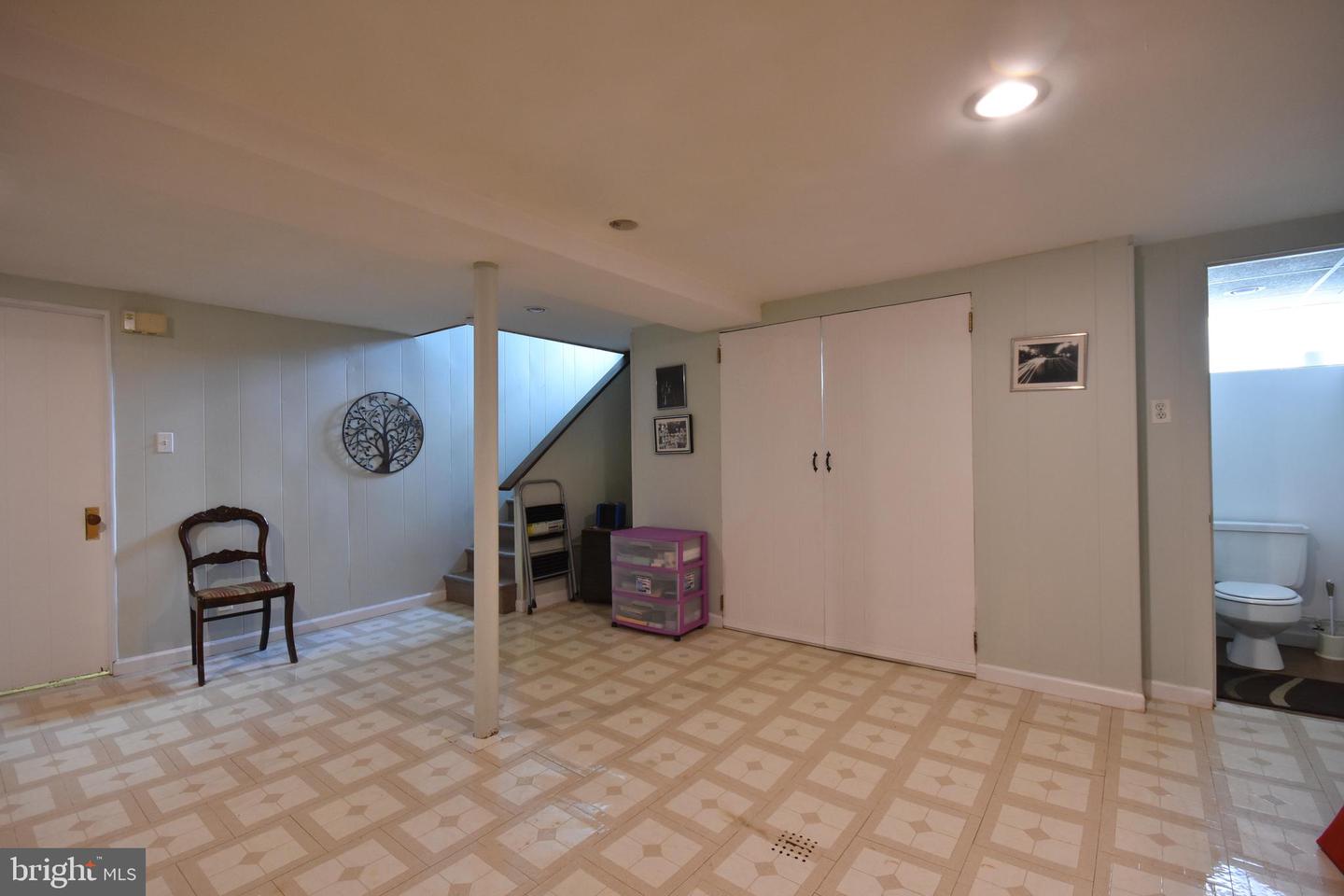 145 W Plumstead Ave