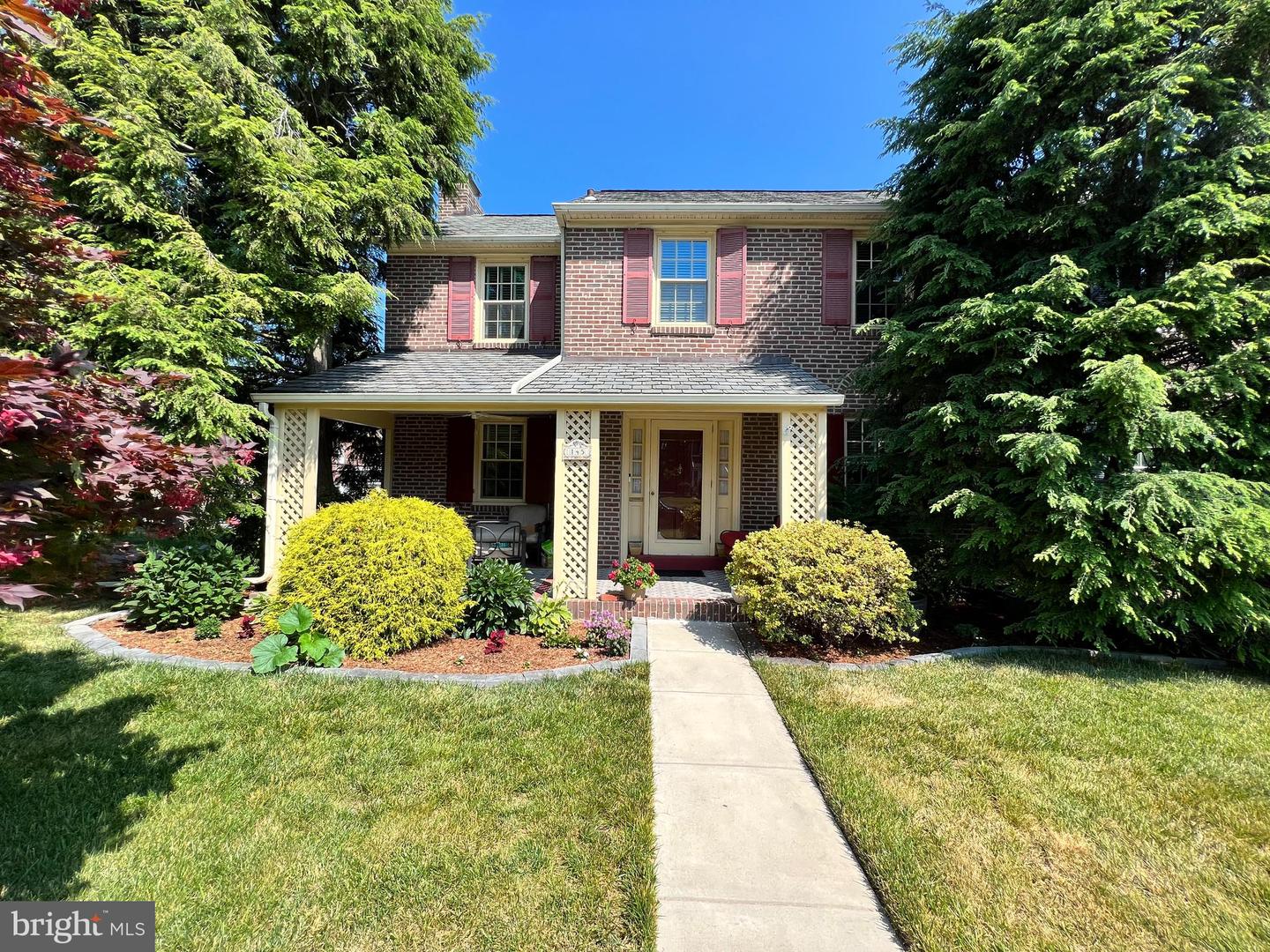 145 W Plumstead Ave