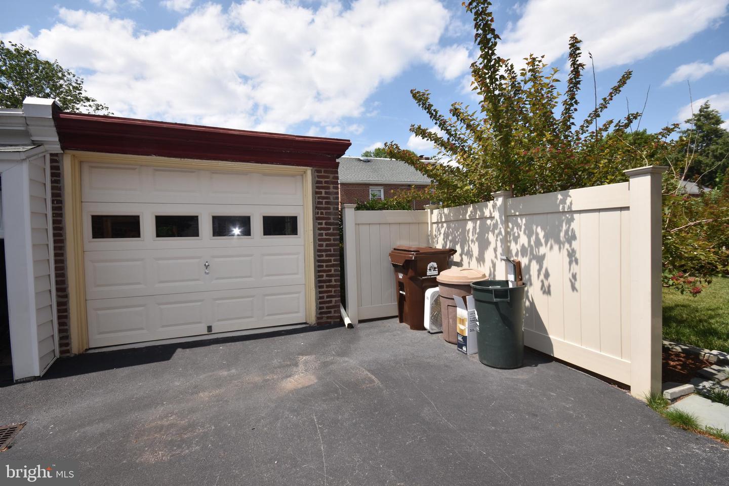 145 W Plumstead Ave