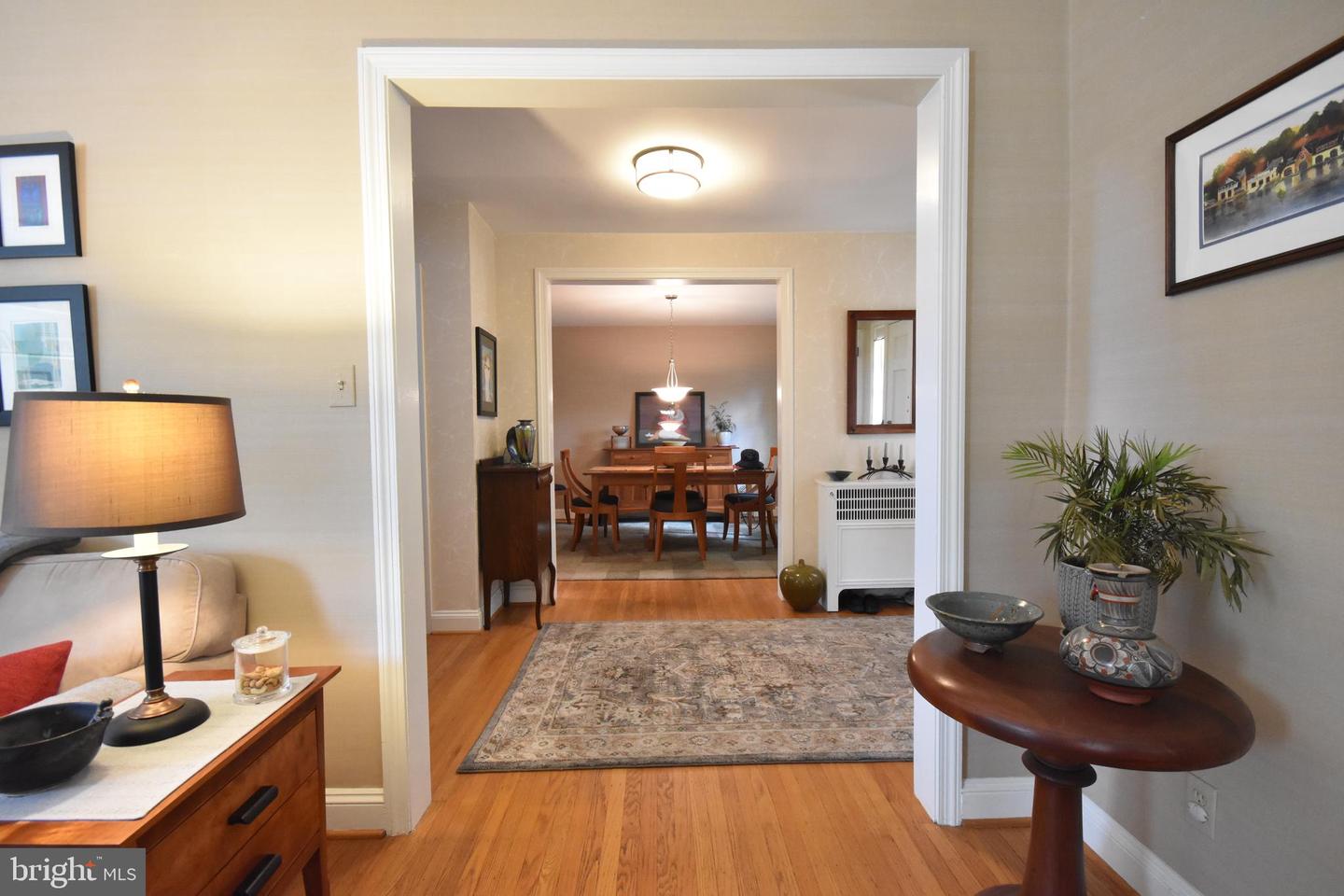 145 W Plumstead Ave