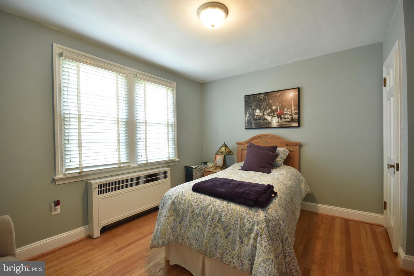 145 W Plumstead Ave