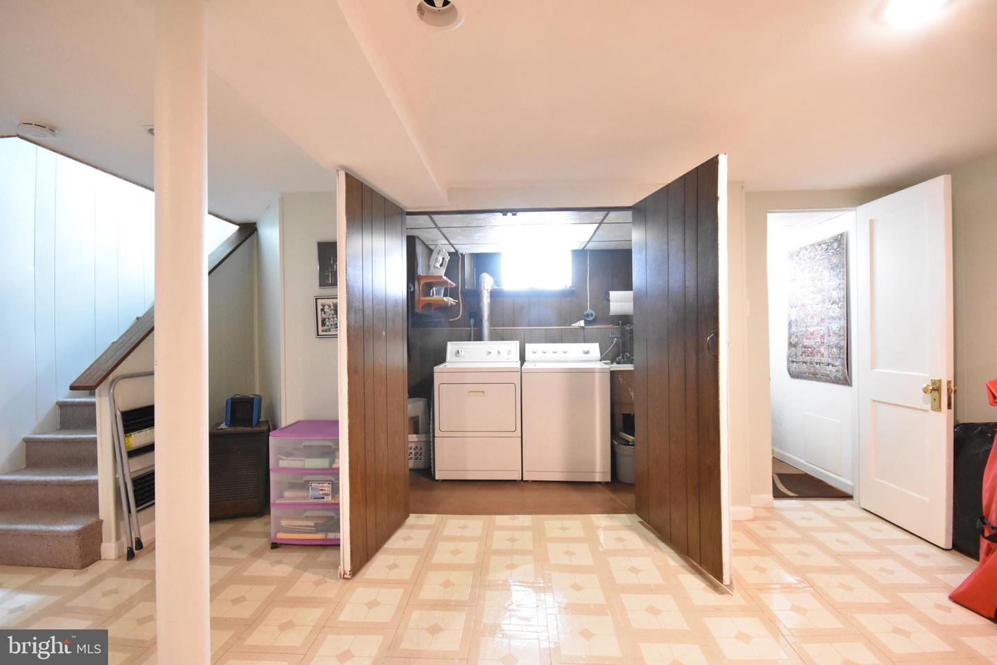 145 W Plumstead Ave