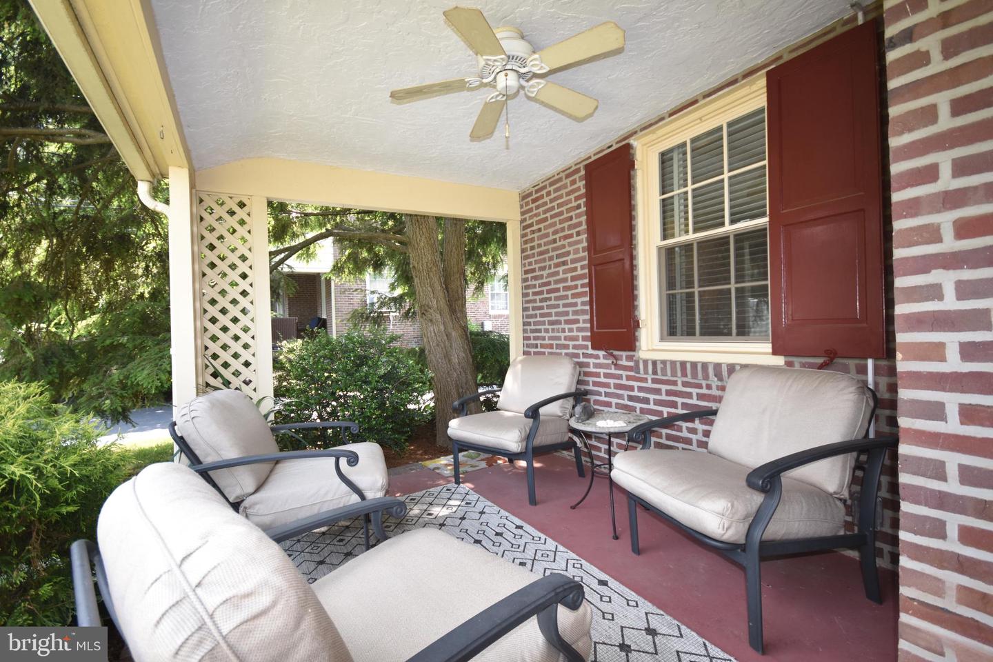 145 W Plumstead Ave