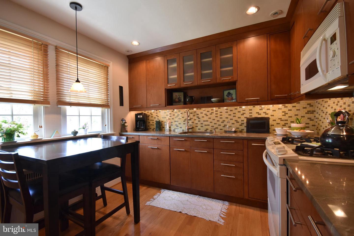 145 W Plumstead Ave