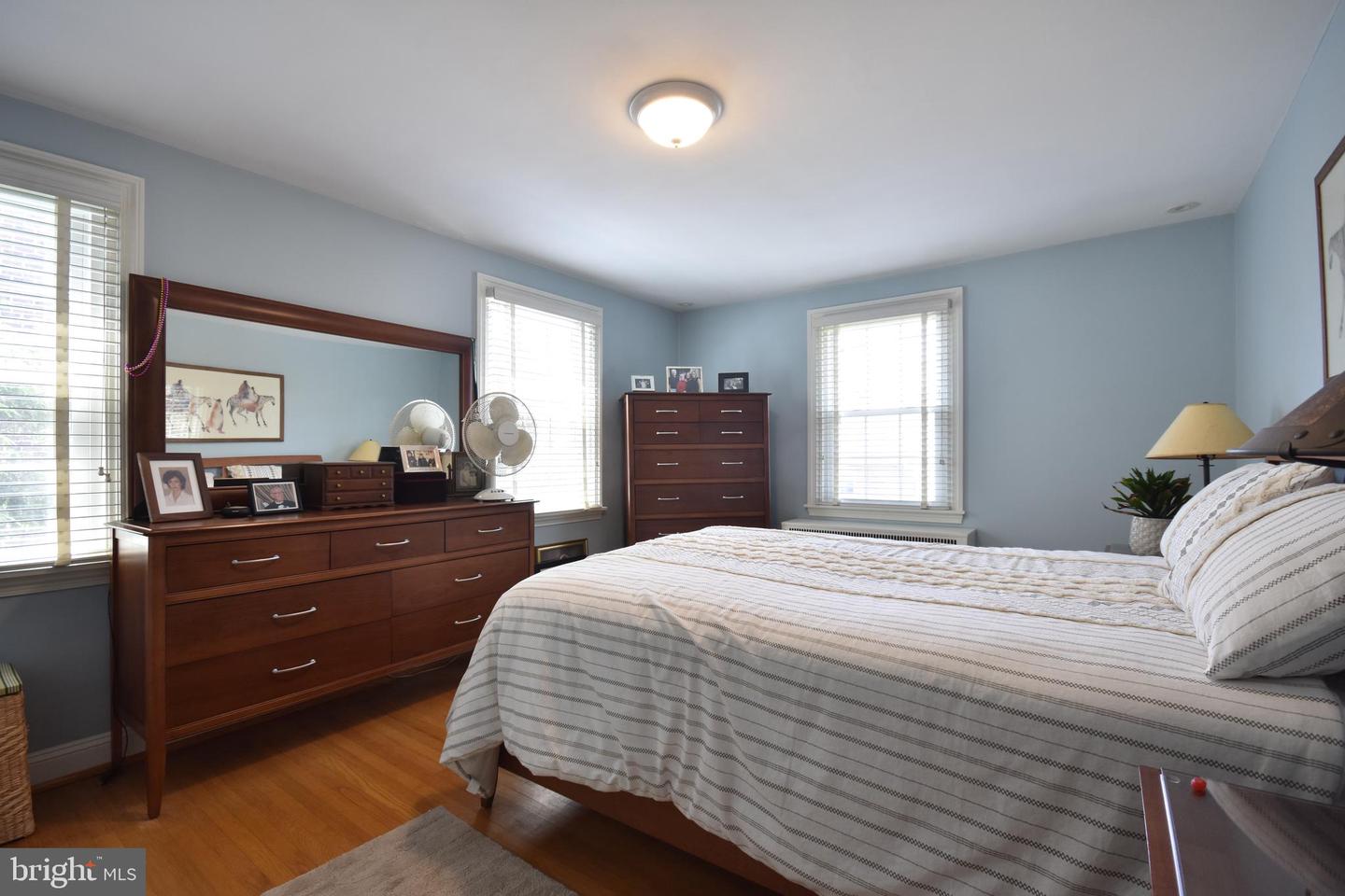 145 W Plumstead Ave