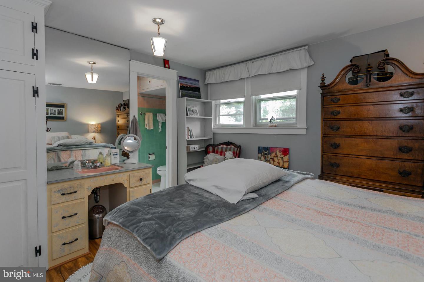 200 E Park Rd