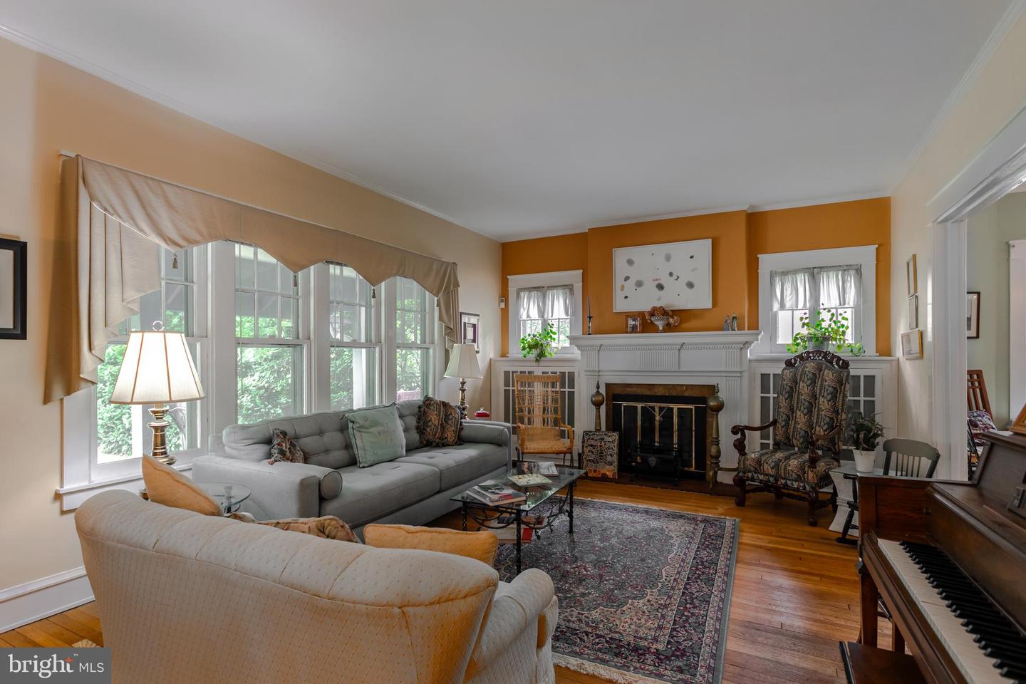 200 E Park Rd