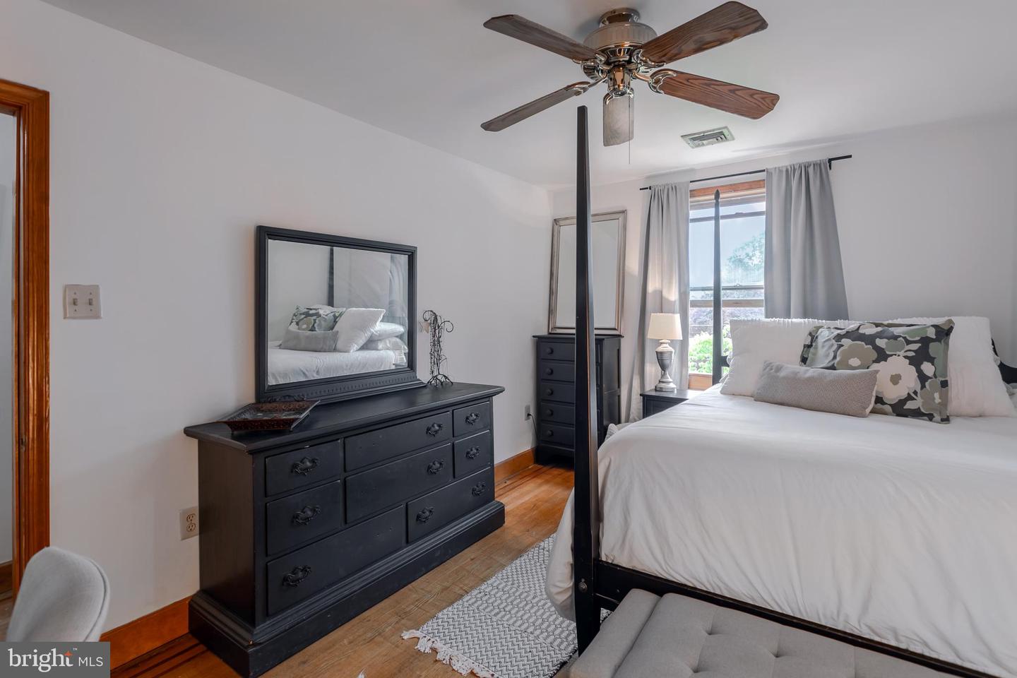 228 Kenmore Rd