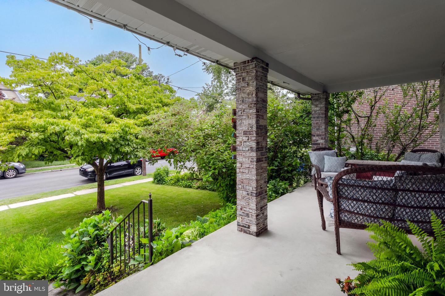 228 Kenmore Rd