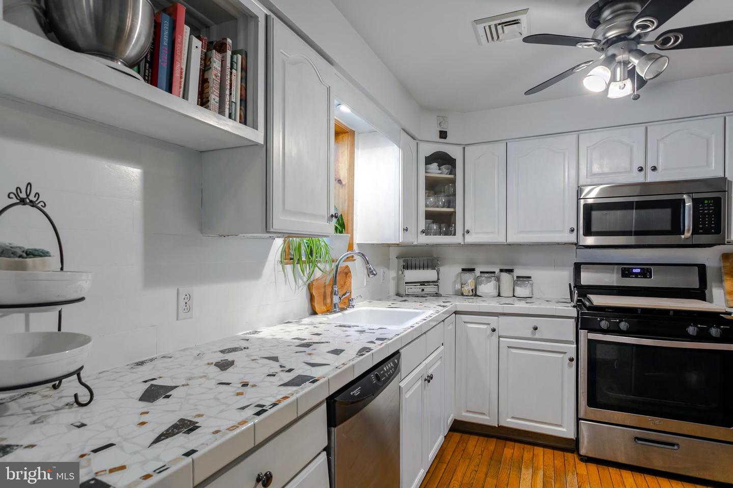 228 Kenmore Rd