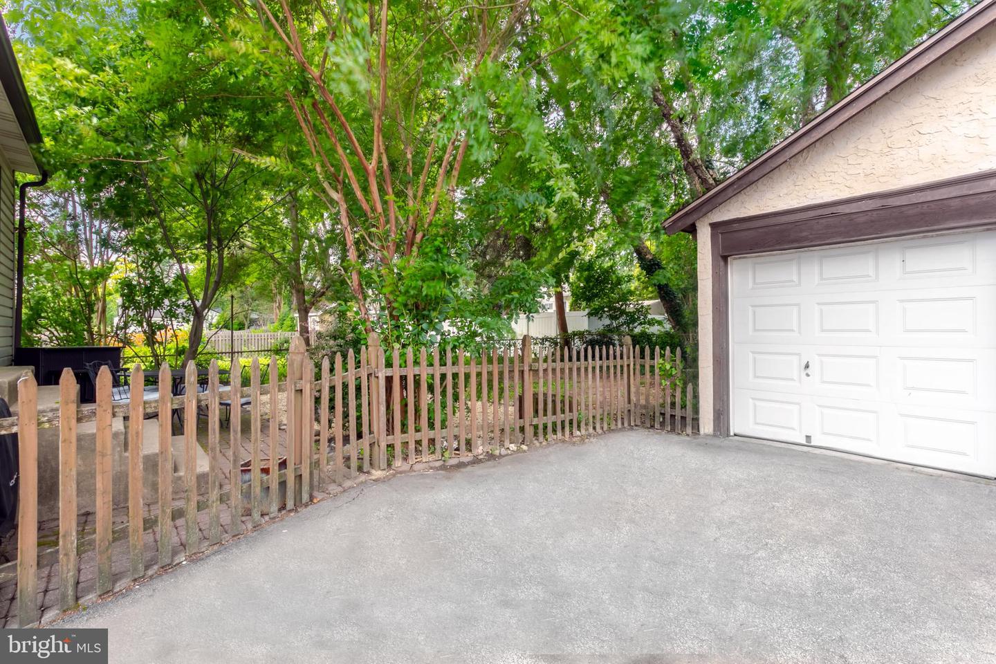 228 Kenmore Rd
