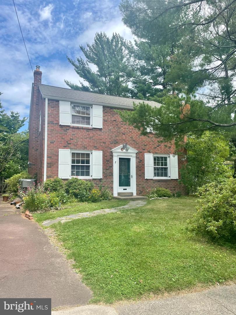 2 Beatrice Dr