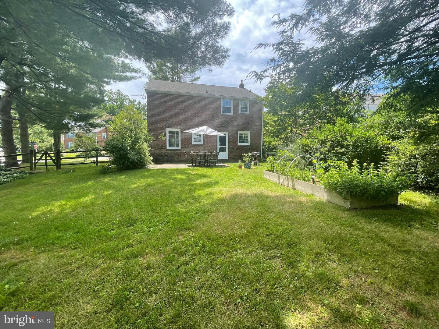 2 Beatrice Dr