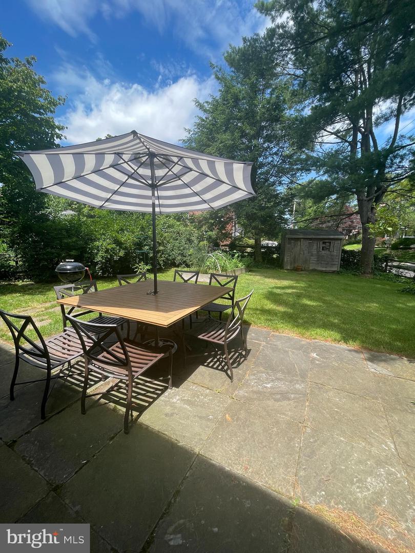 2 Beatrice Dr