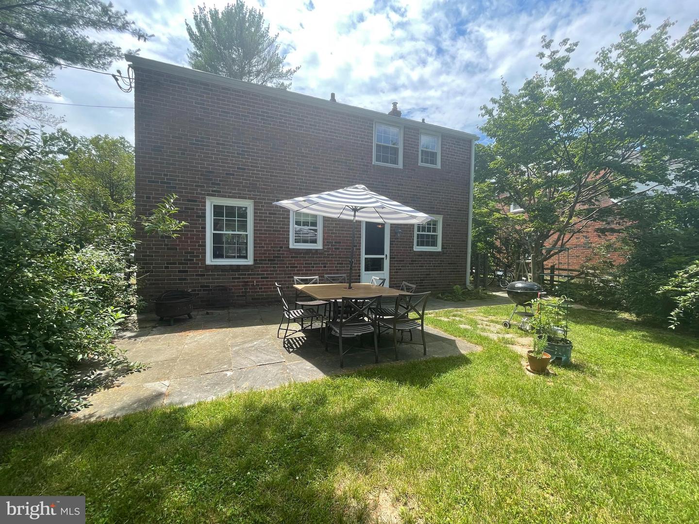 2 Beatrice Dr