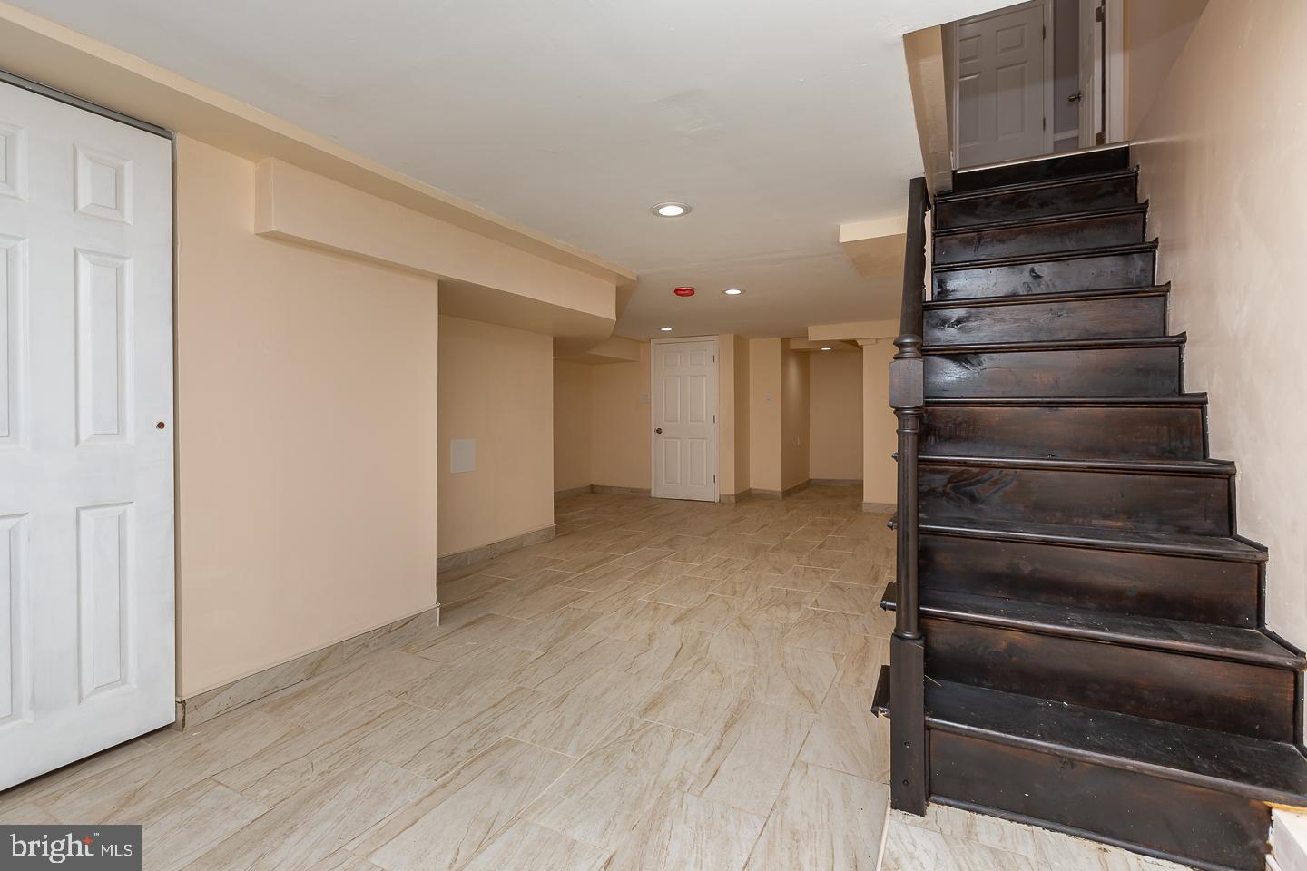 1131 Harding Dr