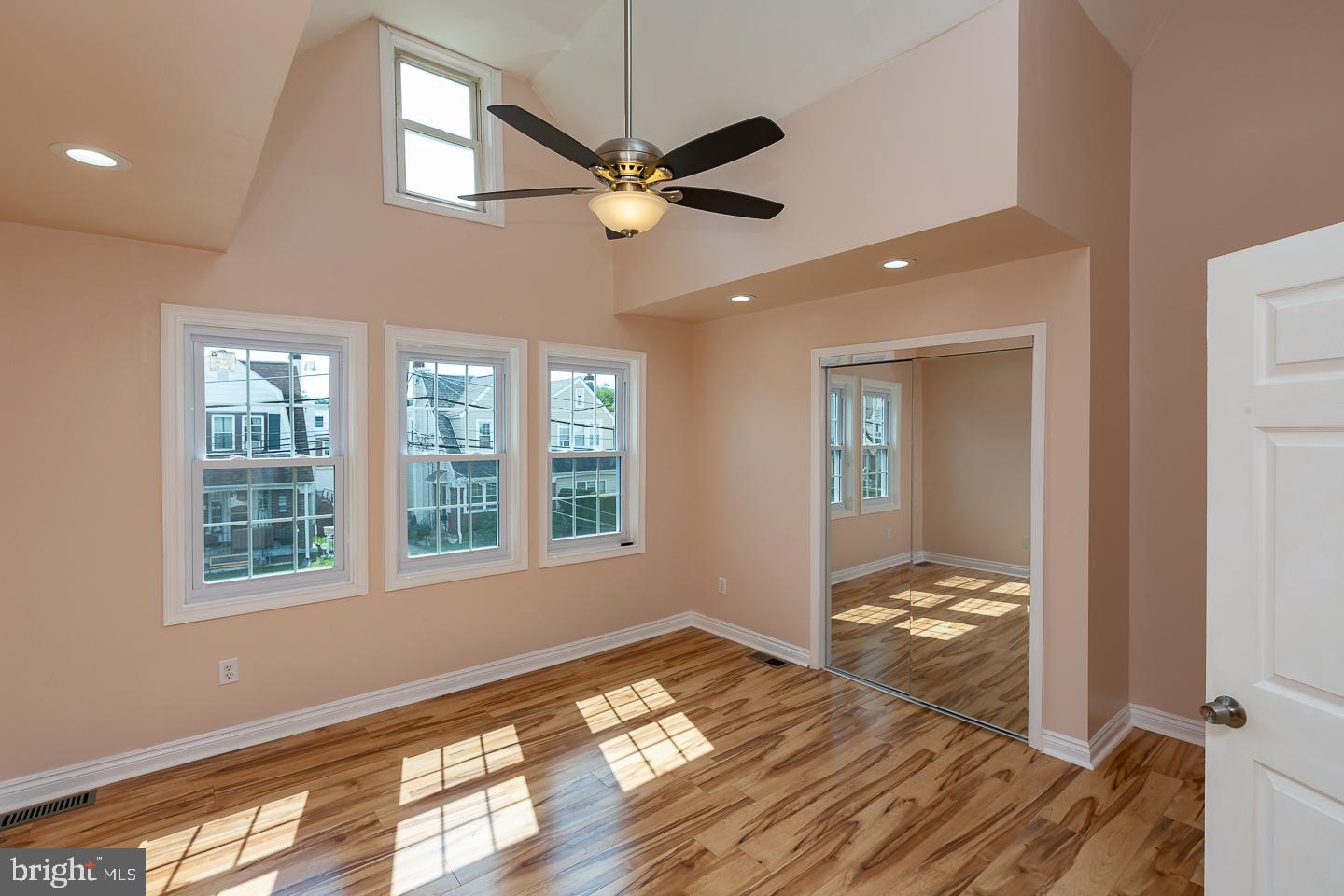 1131 Harding Dr
