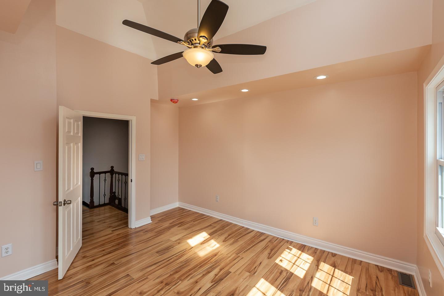 1131 Harding Dr