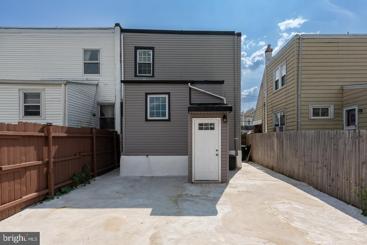 1131 Harding Dr