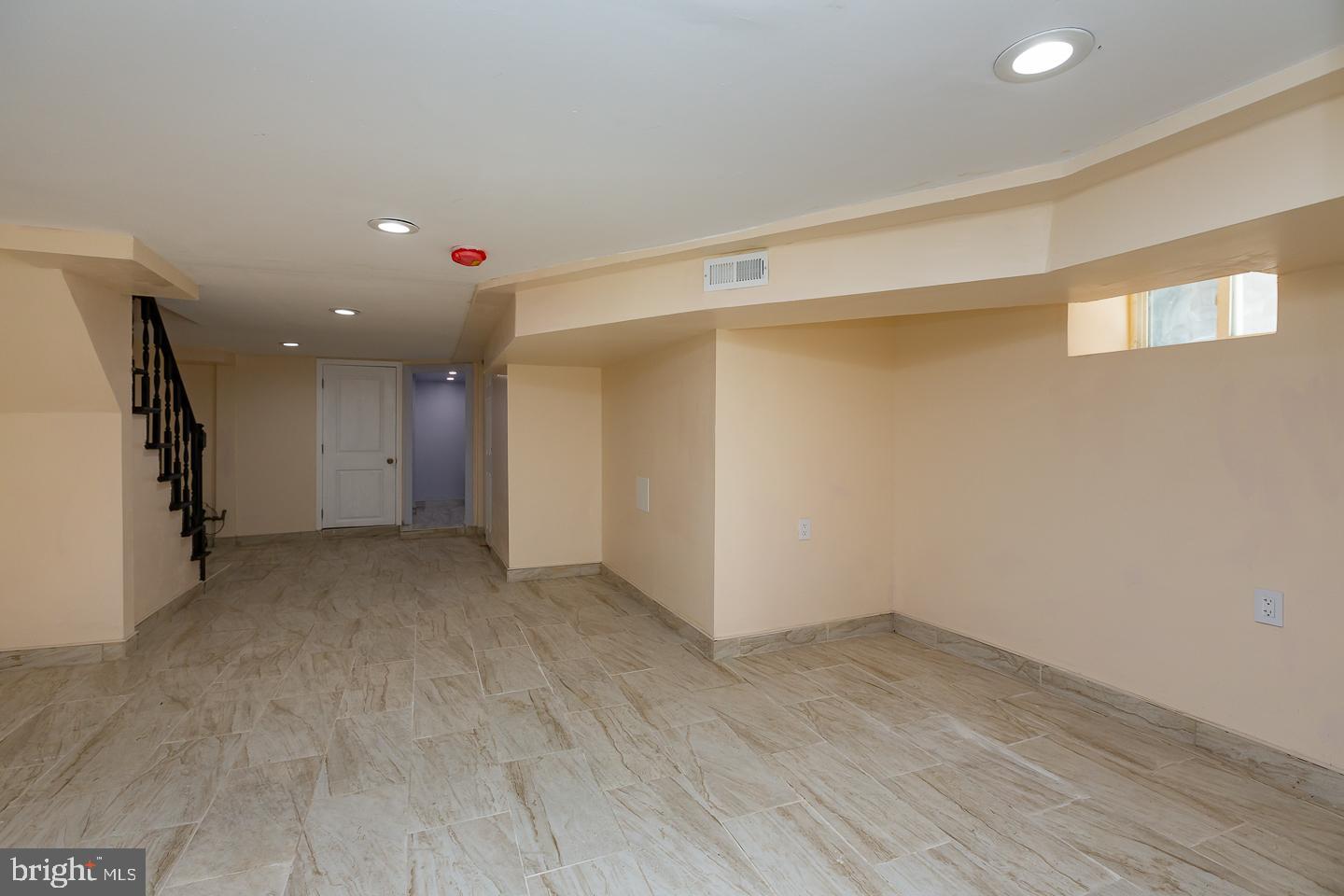 1131 Harding Dr