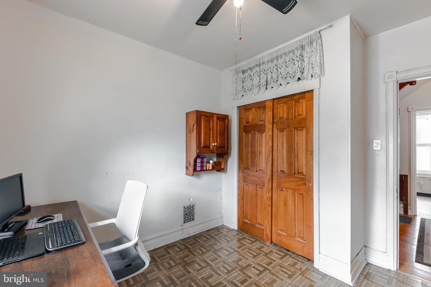 24 E Stewart Ave