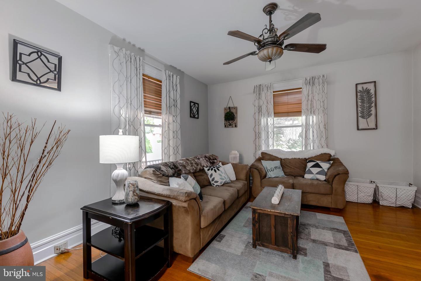 24 E Stewart Ave