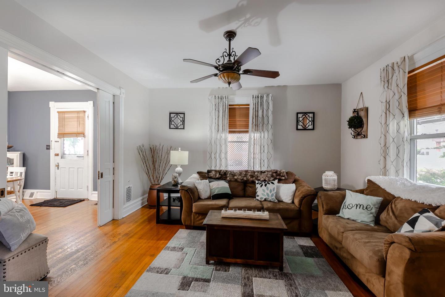 24 E Stewart Ave