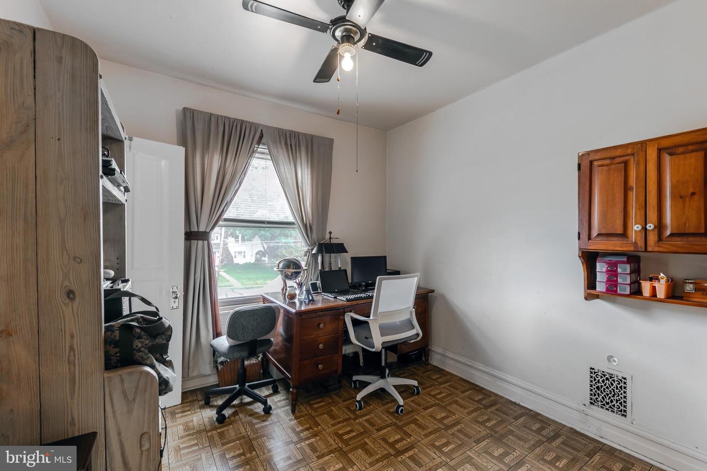 24 E Stewart Ave