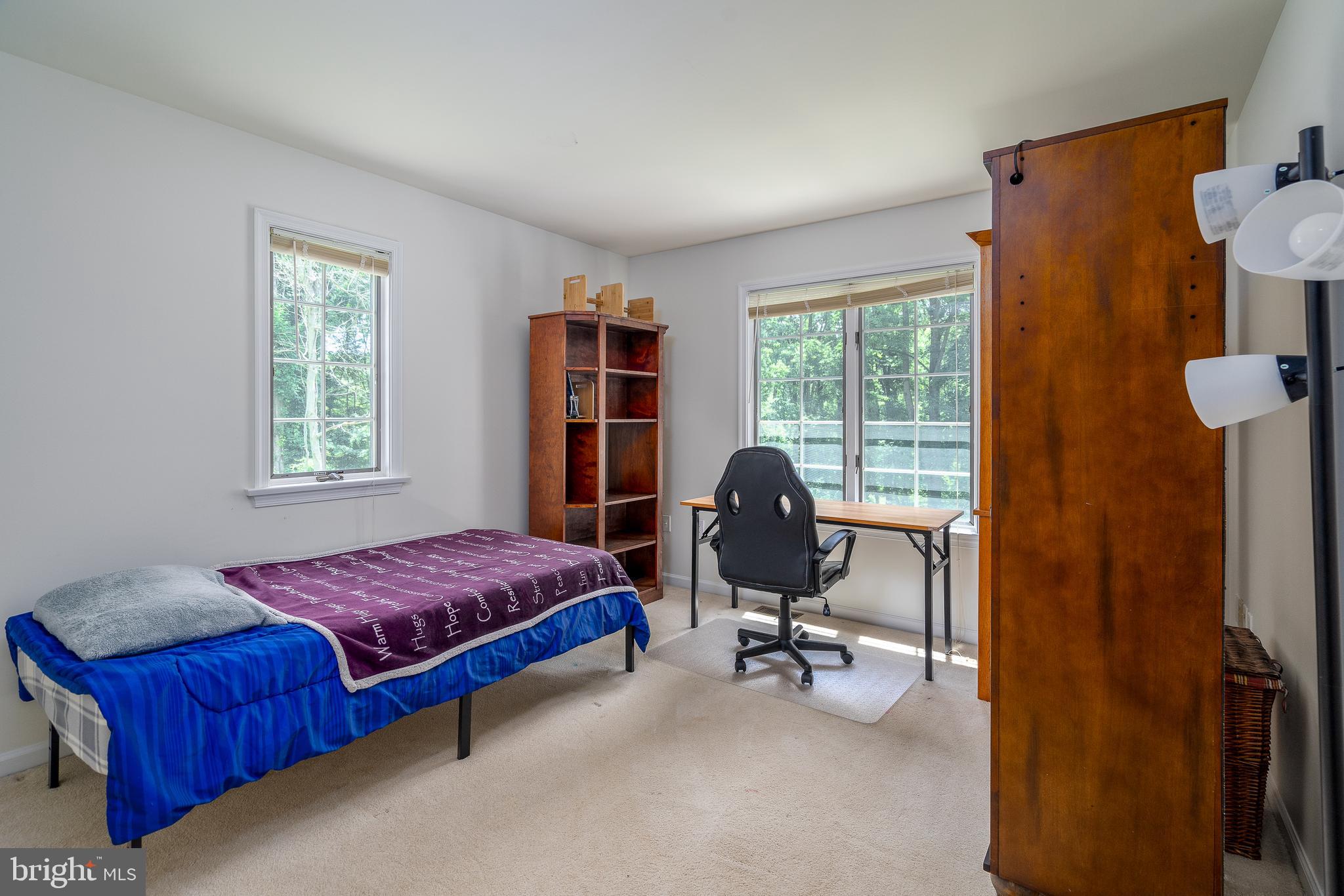 12 Ardmoor Ln