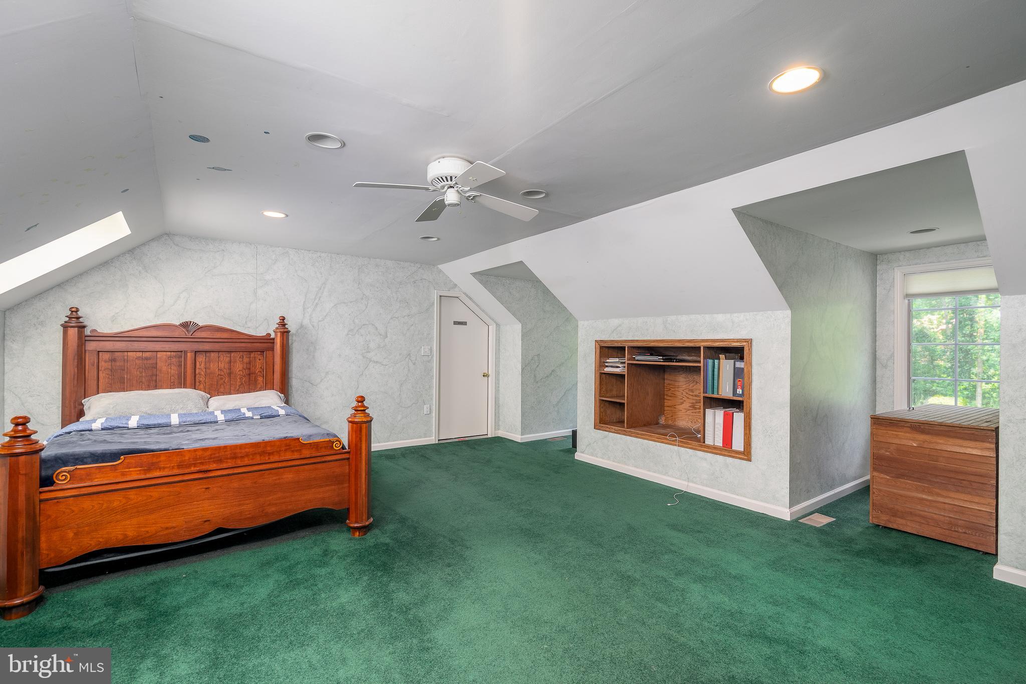 12 Ardmoor Ln