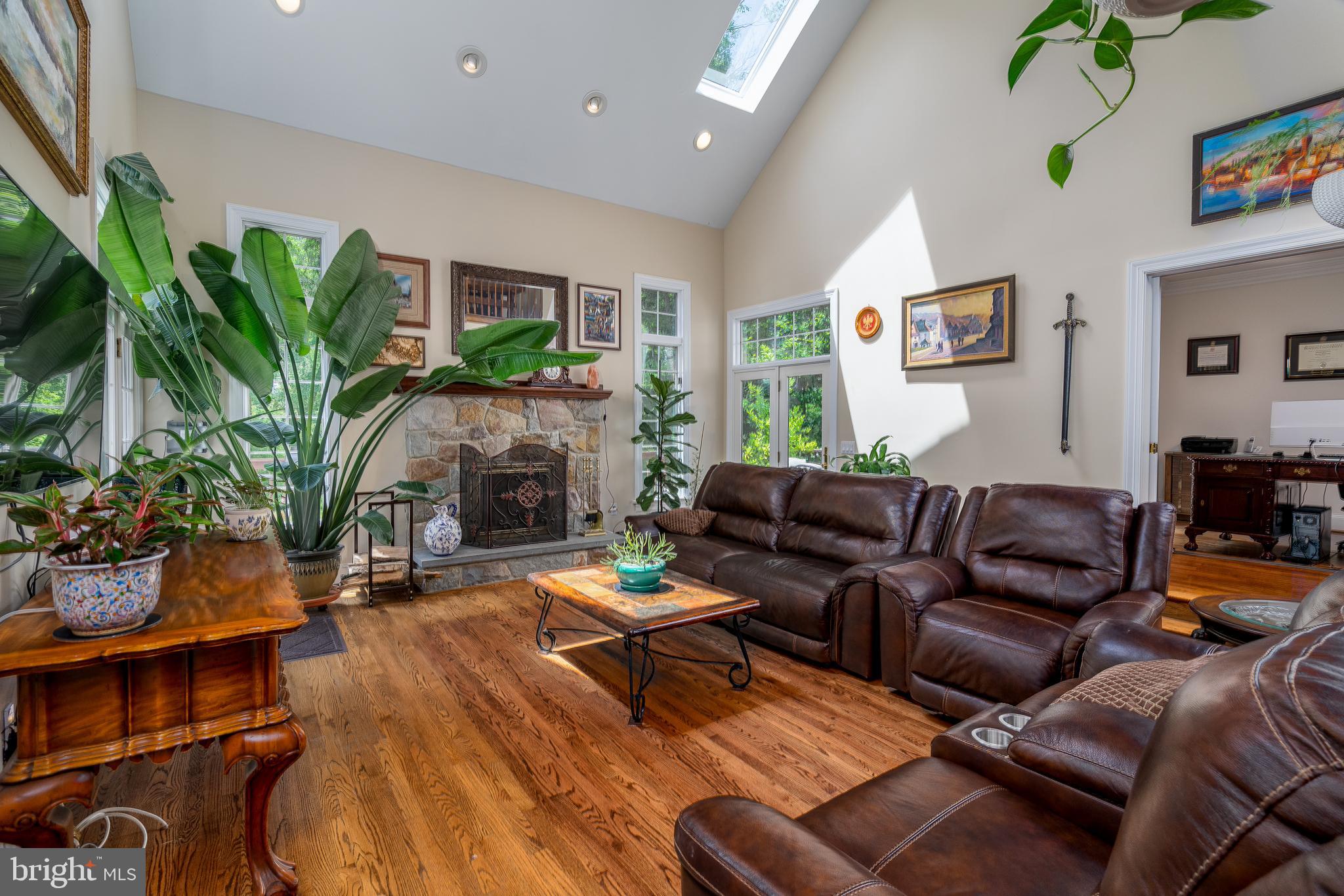 12 Ardmoor Ln