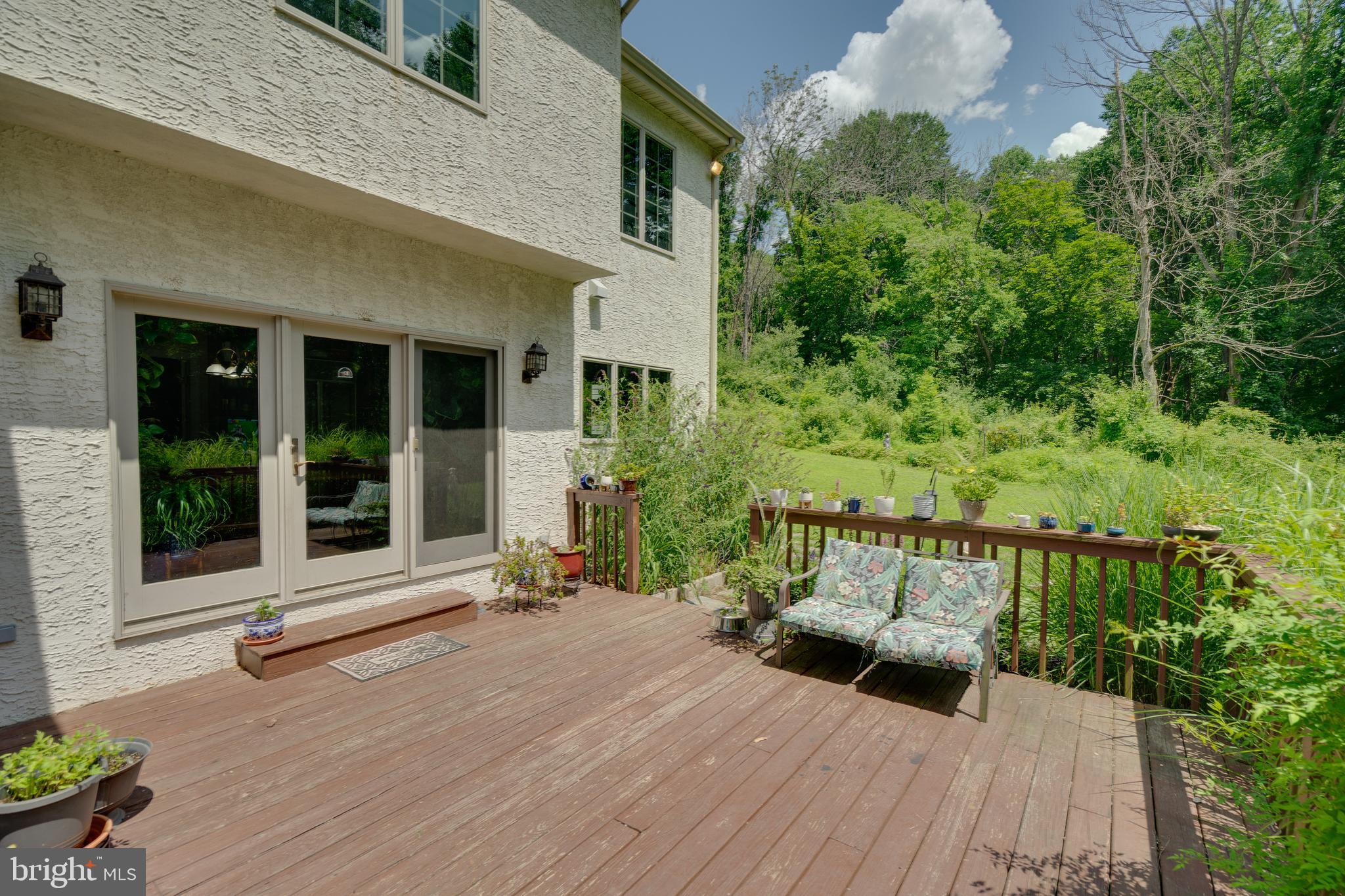 12 Ardmoor Ln