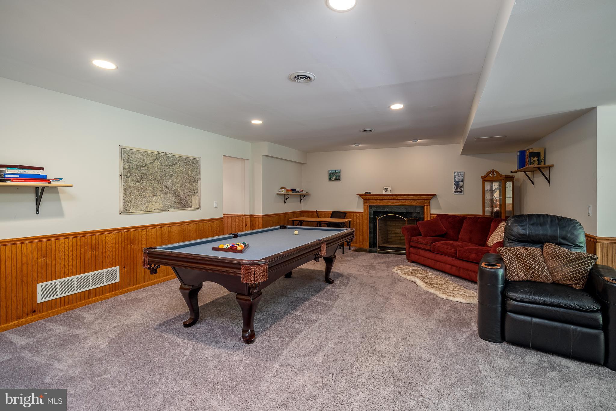 12 Ardmoor Ln