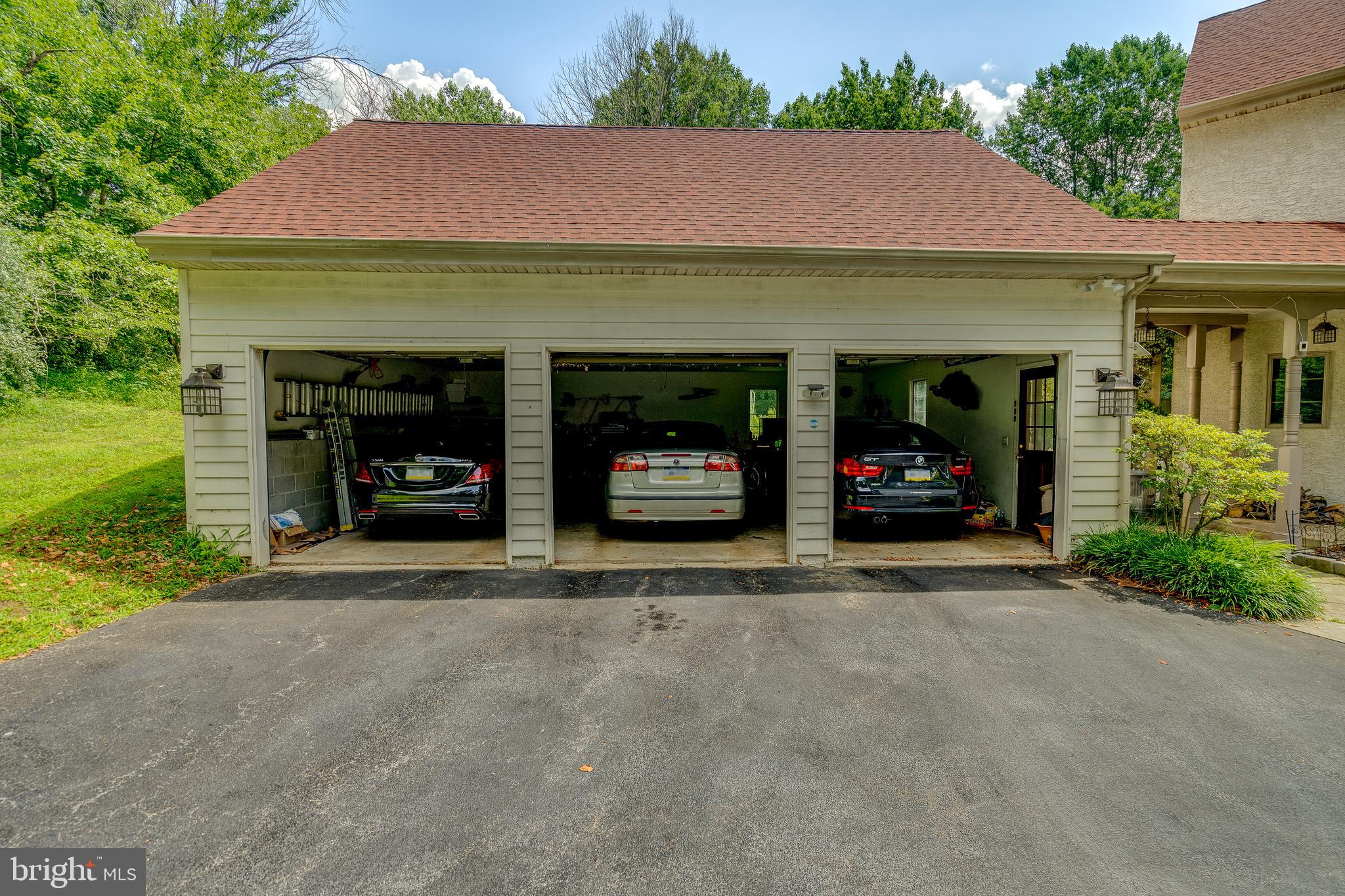 12 Ardmoor Ln