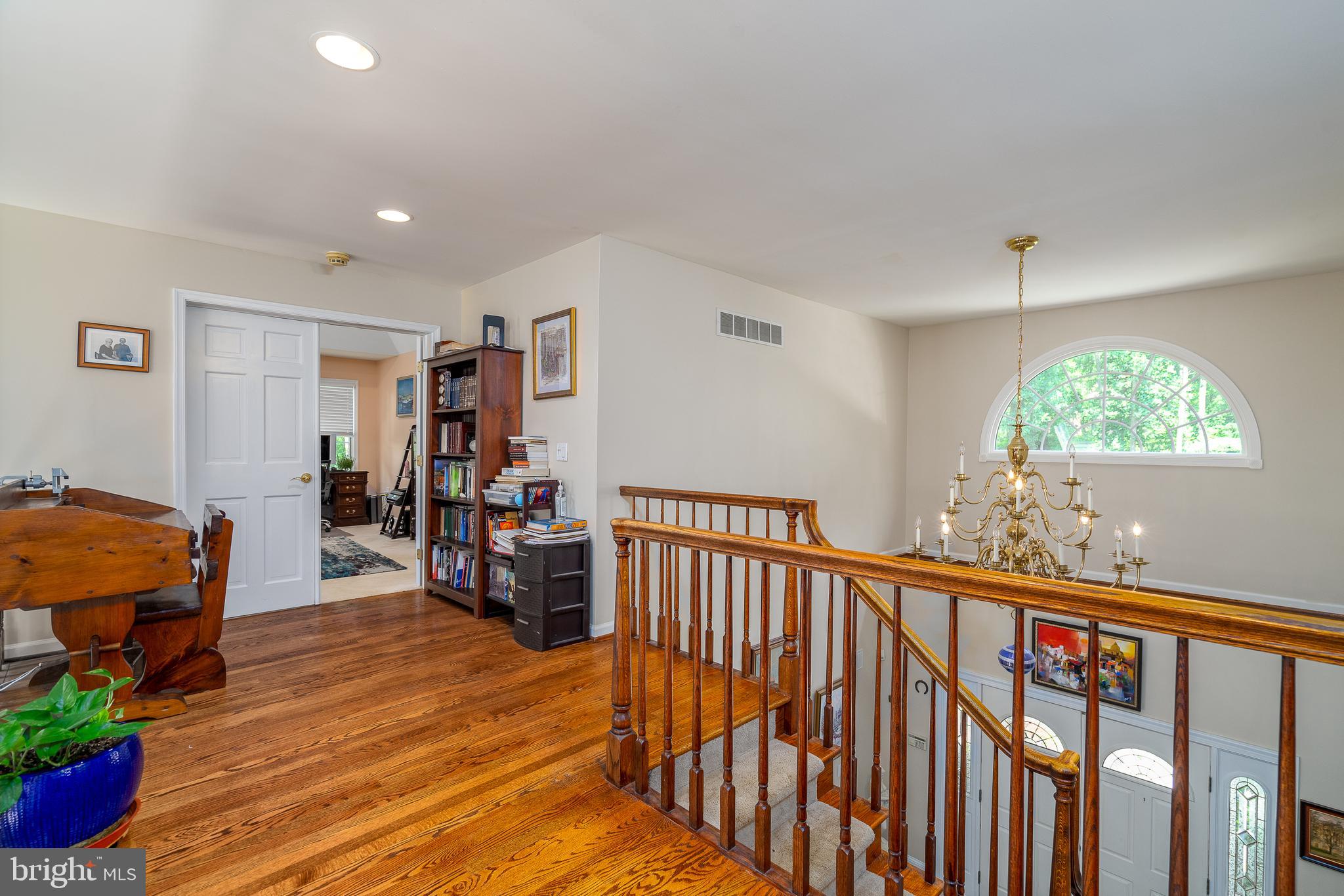 12 Ardmoor Ln