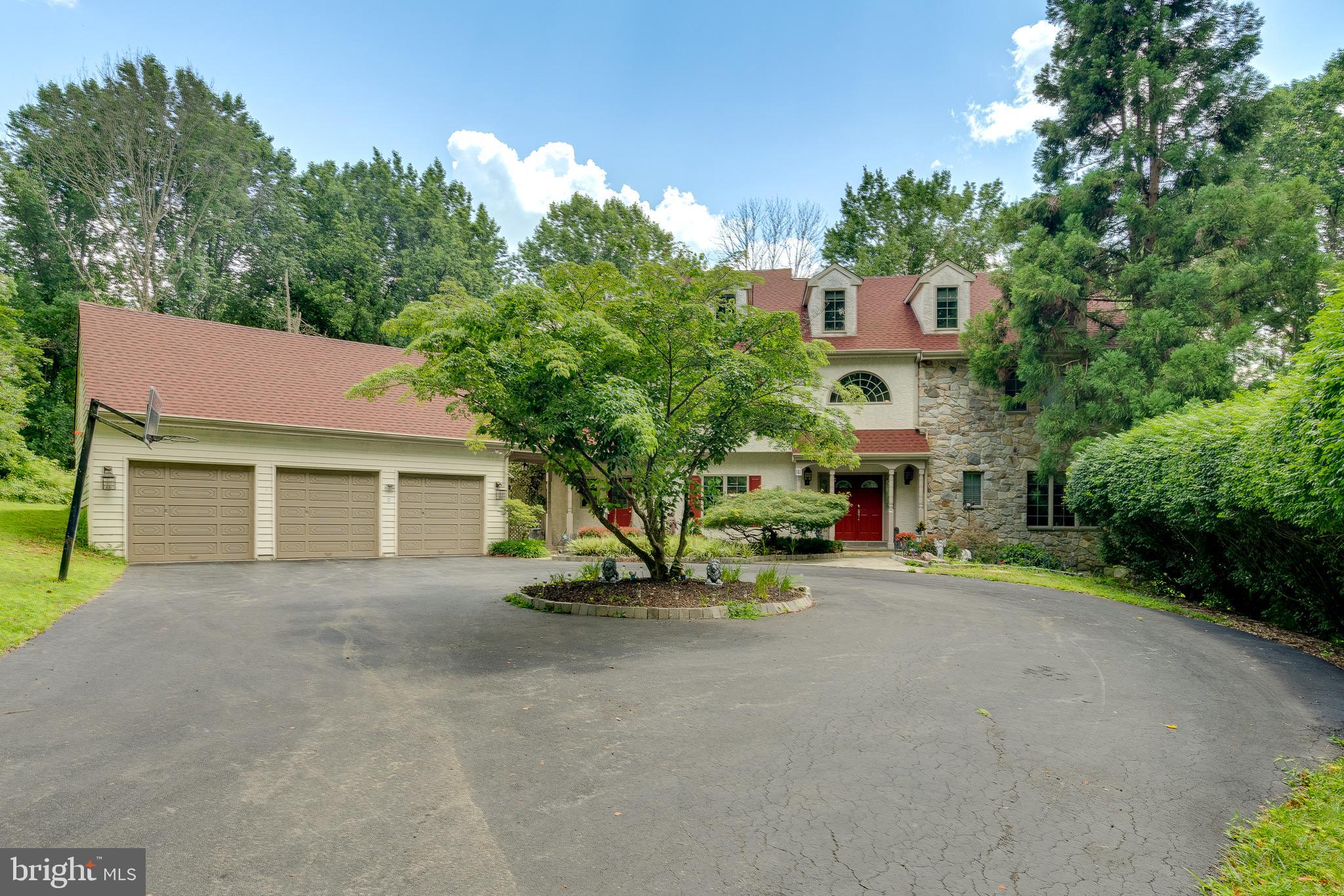 12 Ardmoor Ln